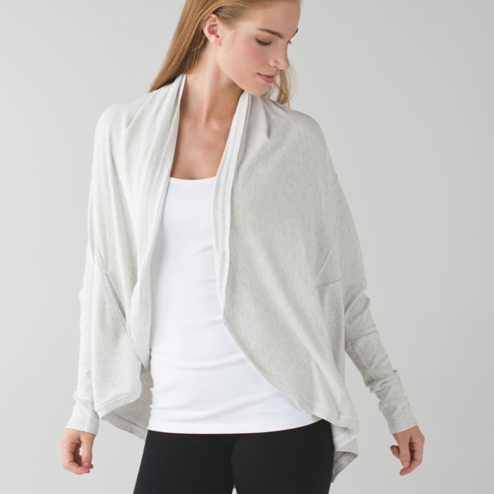 Lululemon To & Flow Wrap Size 6